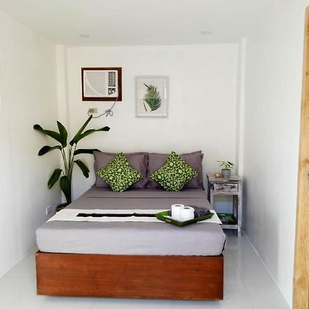 Hutch Lodging House Ел Нидо Екстериор снимка