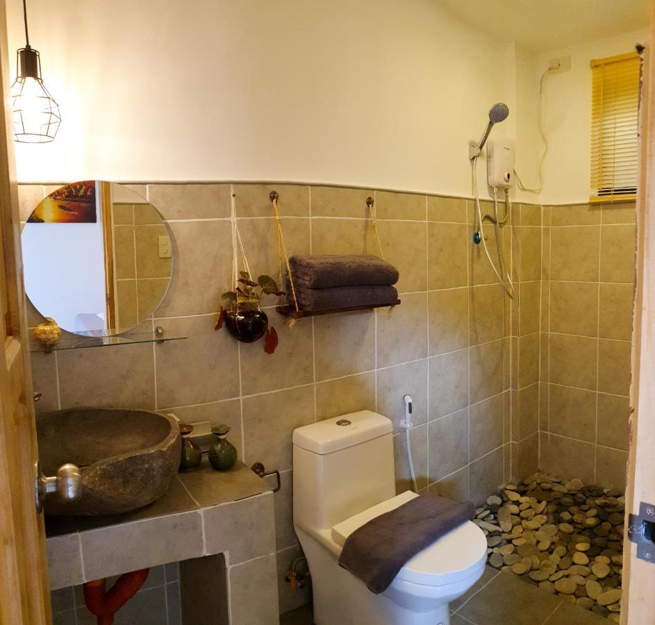 Hutch Lodging House Ел Нидо Екстериор снимка