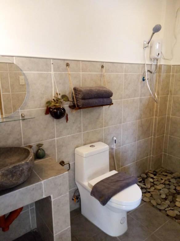 Hutch Lodging House Ел Нидо Екстериор снимка